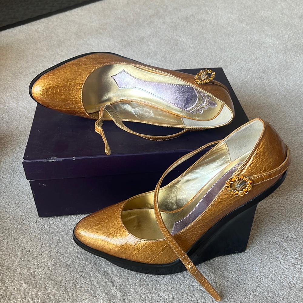 Hale Bob size 9 platforms